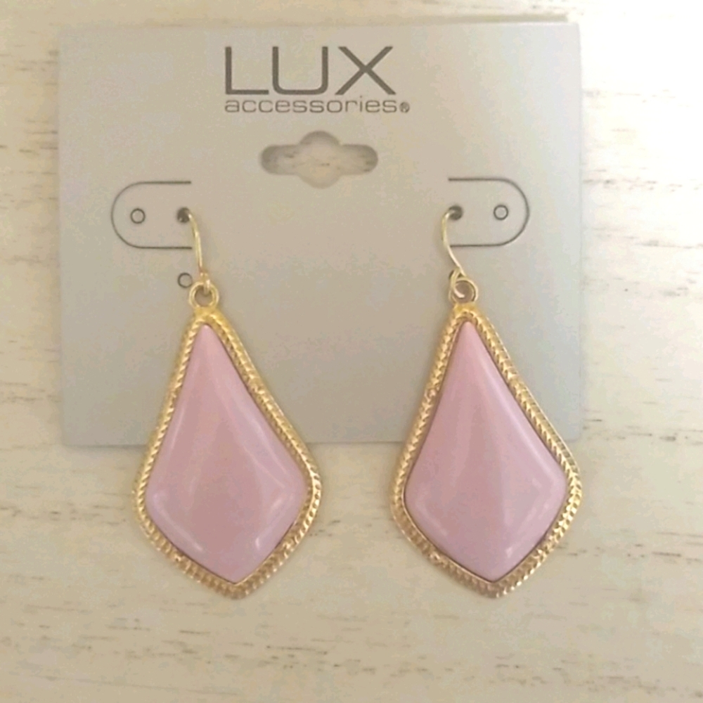 😻 3 For $15 Lavender & Gold Geometric Dangles